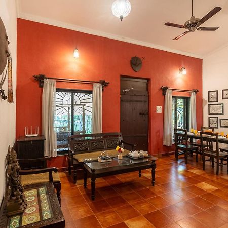 Vintage Estate - Lakeside Allure With Vintage Decor,A Plunge Pool & A Lawn Featuring A Charming Gazebo คาร์จัต ภายนอก รูปภาพ