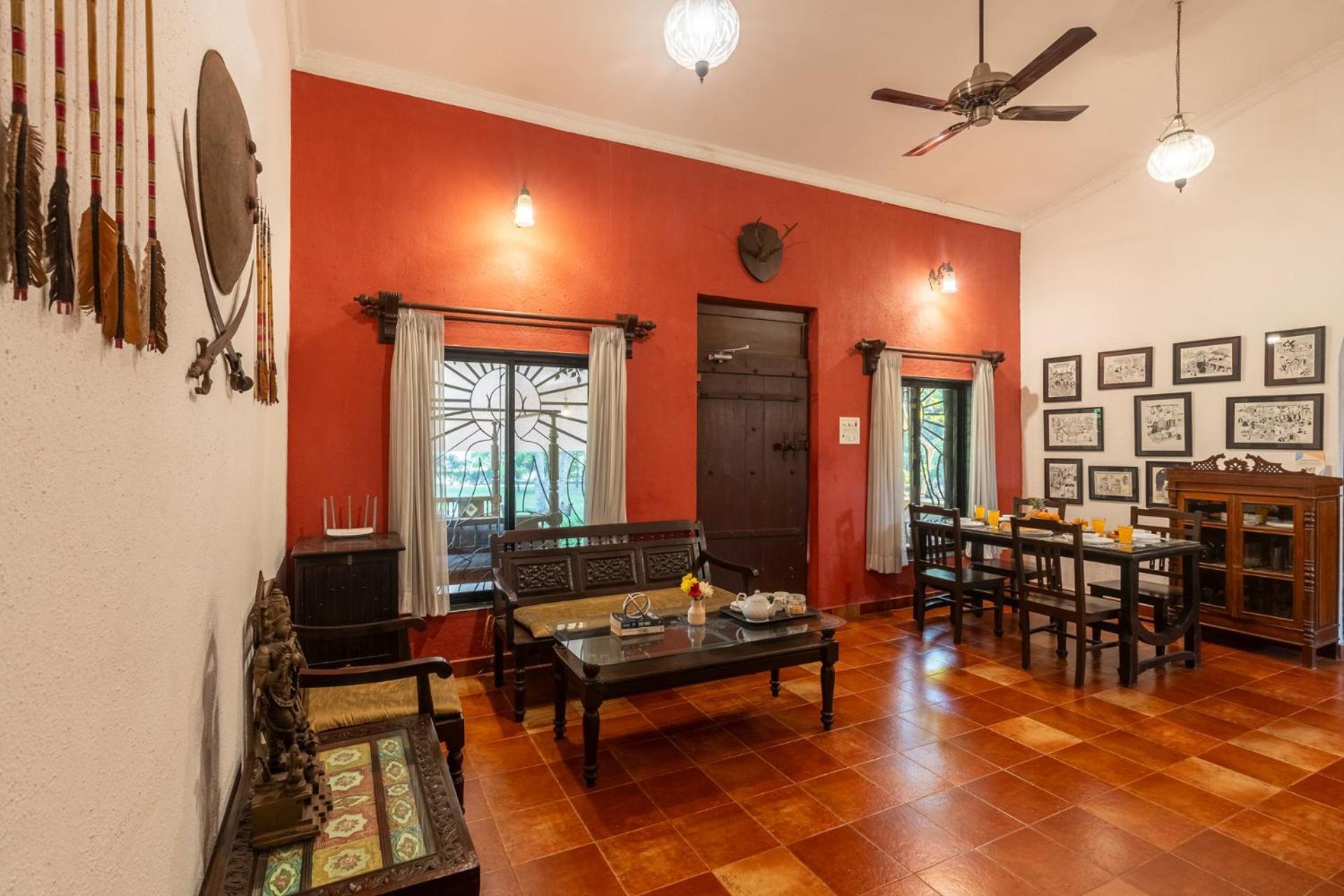 Vintage Estate - Lakeside Allure With Vintage Decor,A Plunge Pool & A Lawn Featuring A Charming Gazebo คาร์จัต ภายนอก รูปภาพ