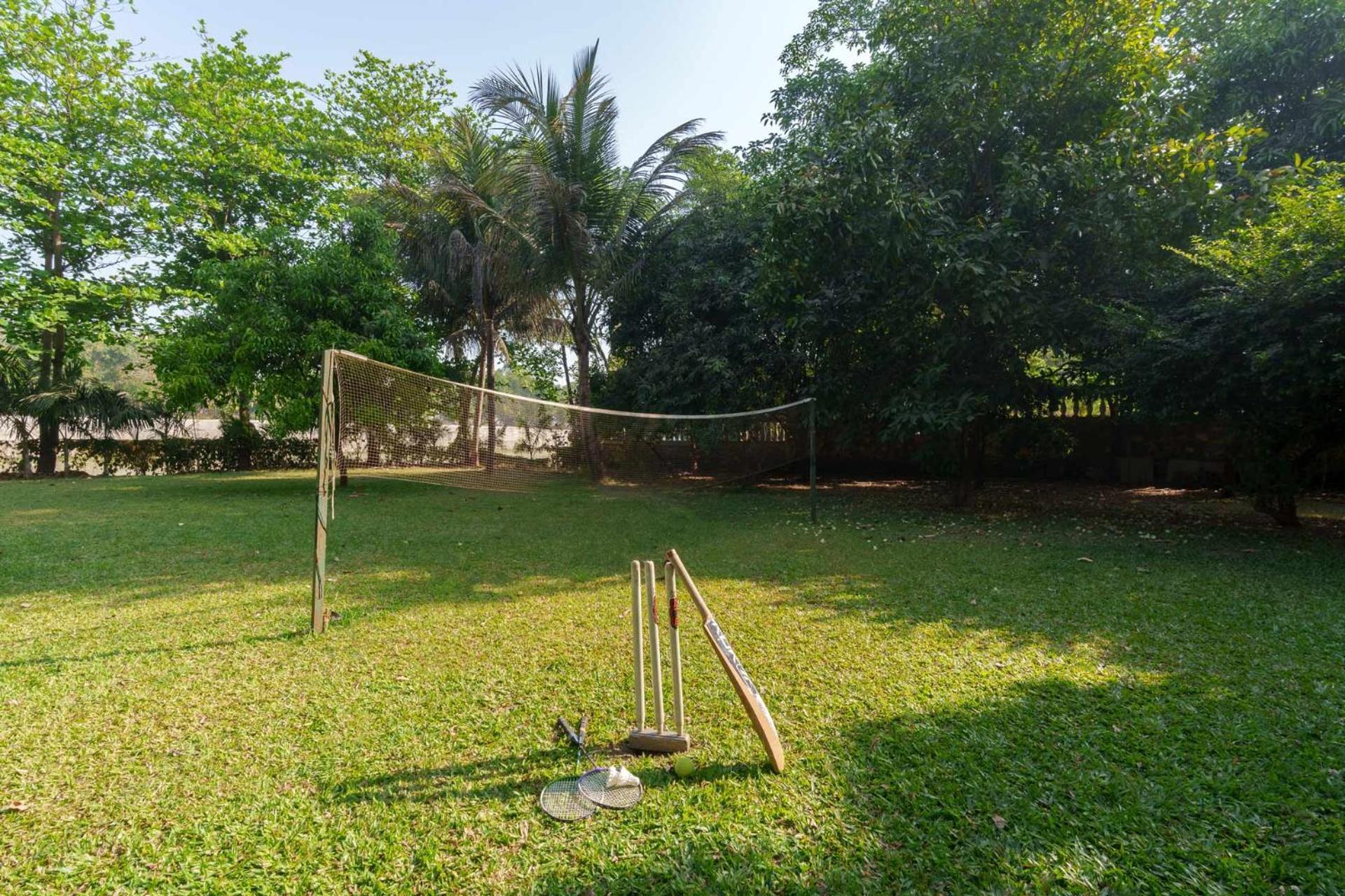 Vintage Estate - Lakeside Allure With Vintage Decor,A Plunge Pool & A Lawn Featuring A Charming Gazebo คาร์จัต ภายนอก รูปภาพ